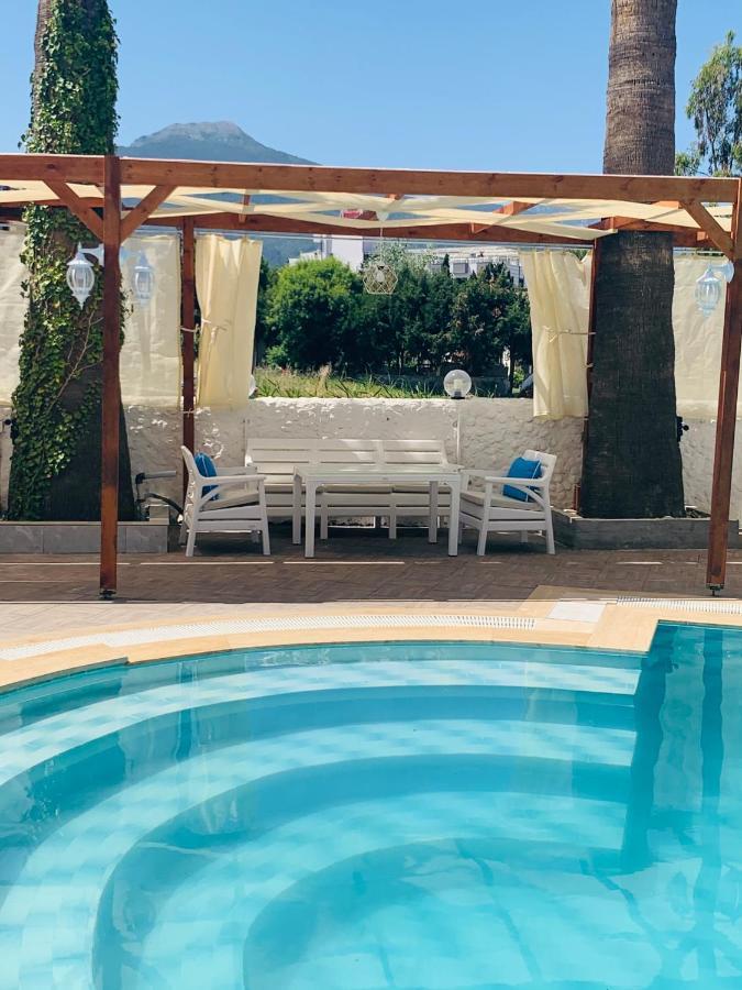 Holiday Hotel Kusadasi Bagian luar foto